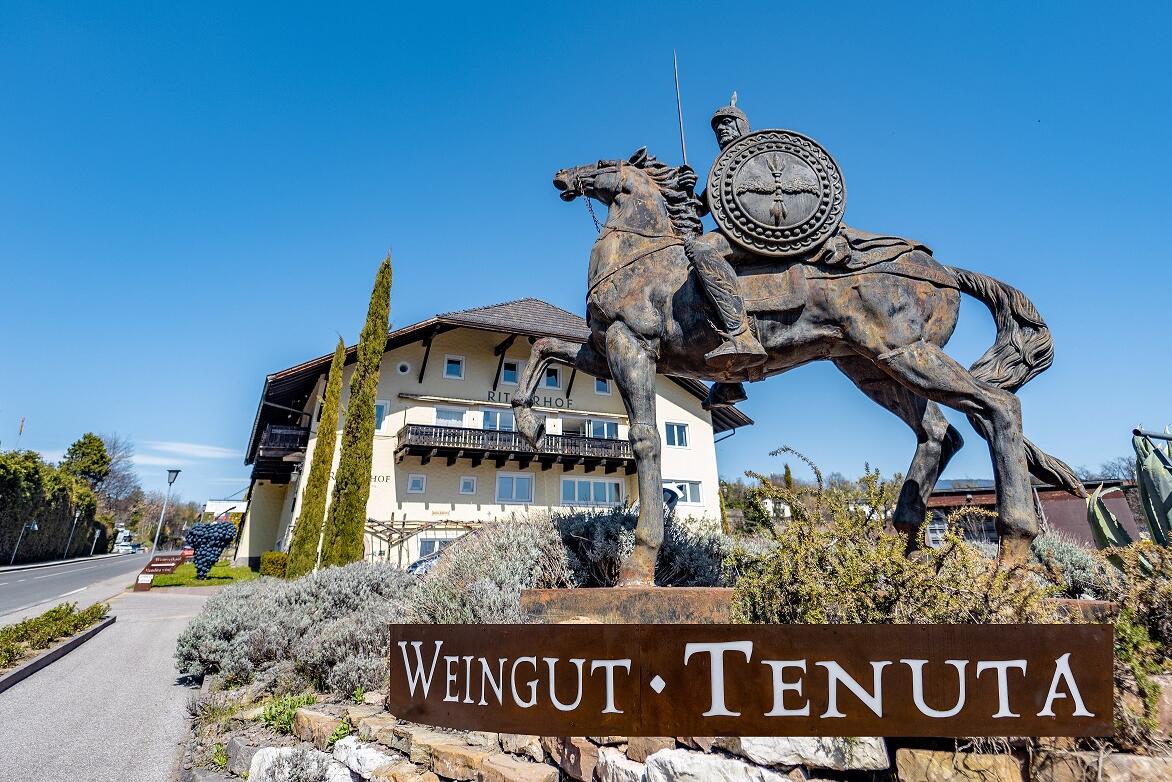 Ritterhof Weingut-Tenuta Cover Image