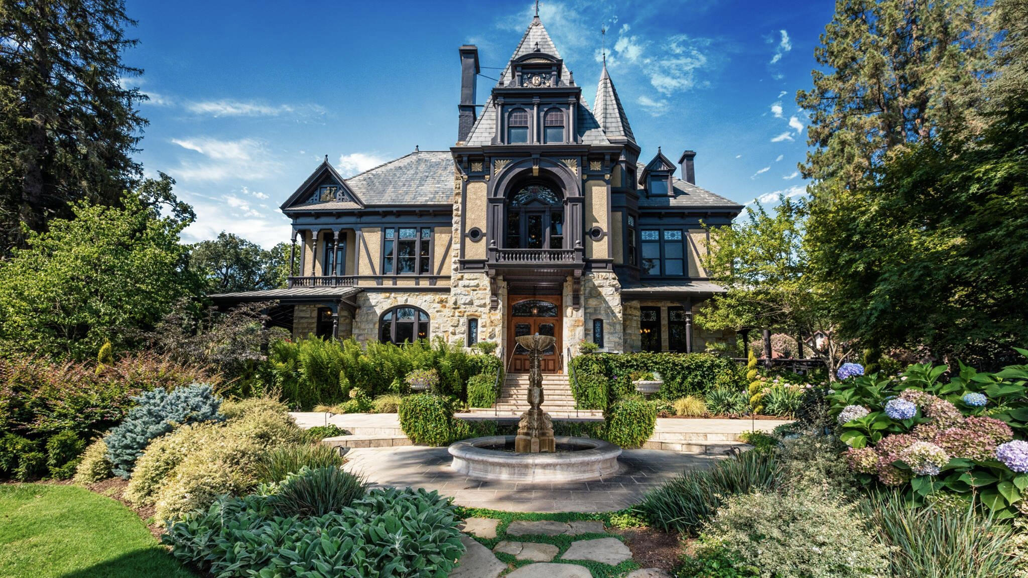 Beringer Vineyards Cover Image