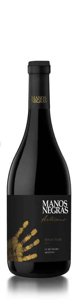 Manos Negras Artesano Pinot Noir Bottle Preview