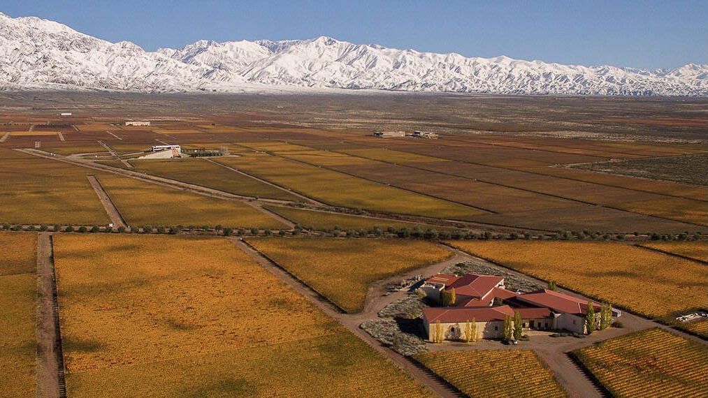 Clos de los Siete Cover Image