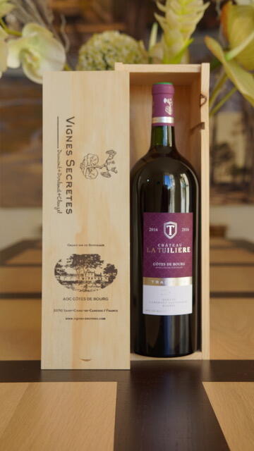 Vignes Secrétes Château la Tuilière Tradition :Depth and persistence for an elegant, fleshy wine.to enjoy today as in 4years Bottle Preview