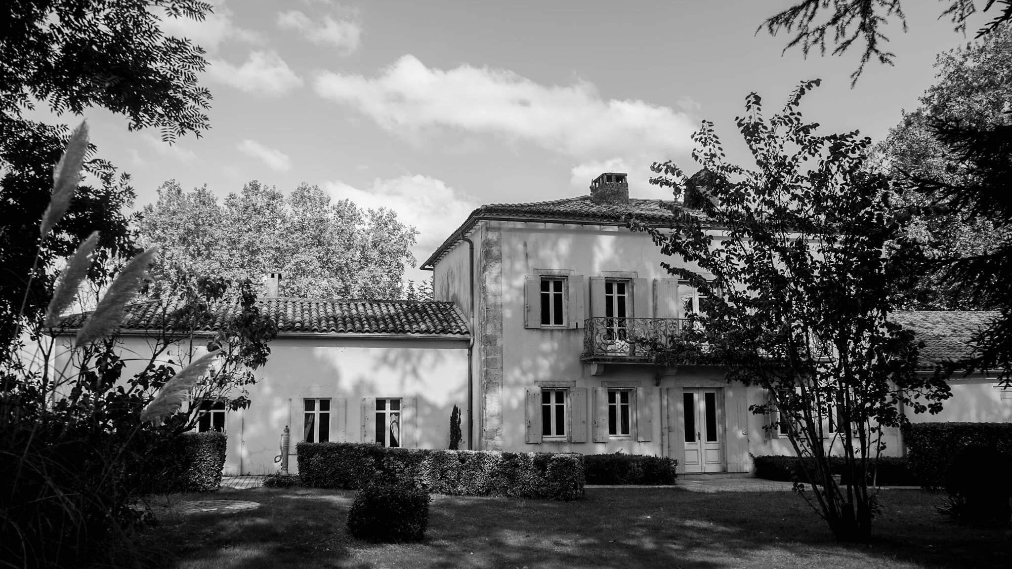 Château l’Eperon Cover Image